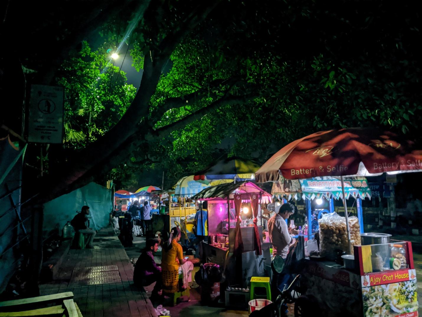 Vendors at Dighalipukhuri